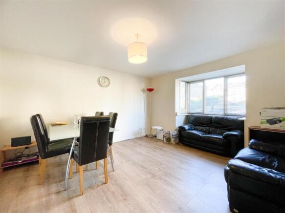 Flat 2C 43 Springhill Court_-2.jpg
