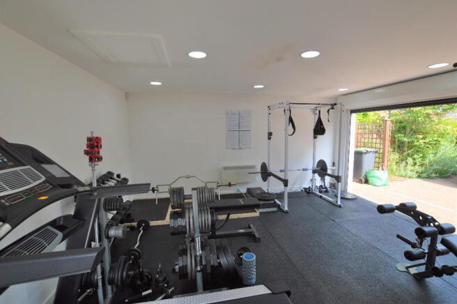 Garage / Gym
