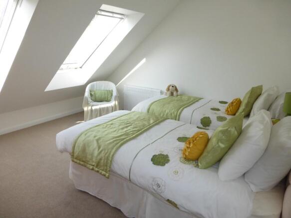 BEDROOM 2