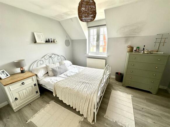 BEDROOM 2