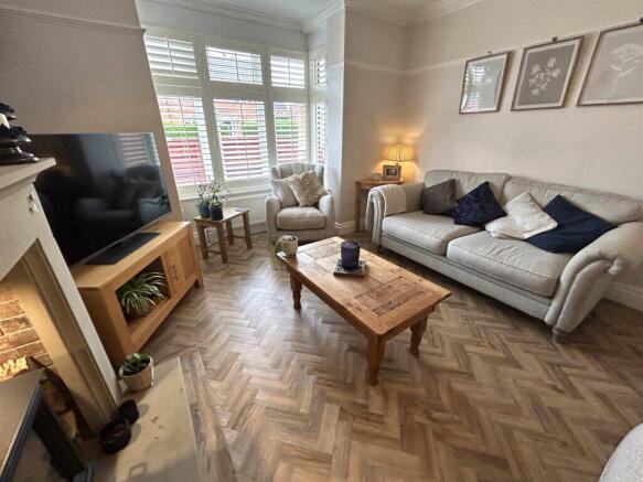 4 bed Detached for sale Image 9