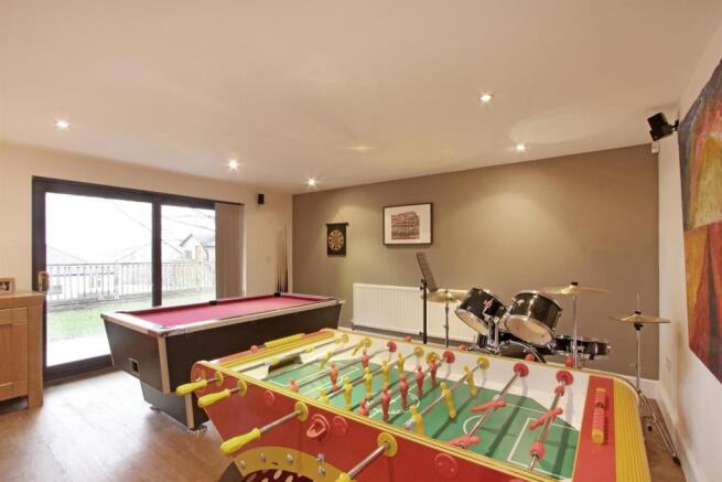 GAMES ROOM