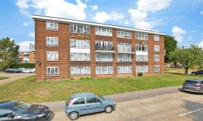 23, Victor Walk, Hornchurch RM12 4XG