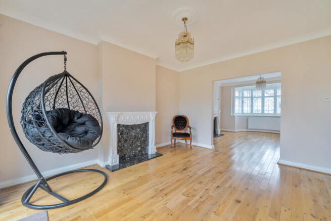 1407381-10-698493...