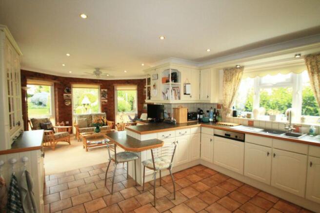 KITCHEN/GARDEN...