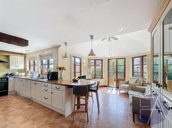 Kitchen/breakfast area