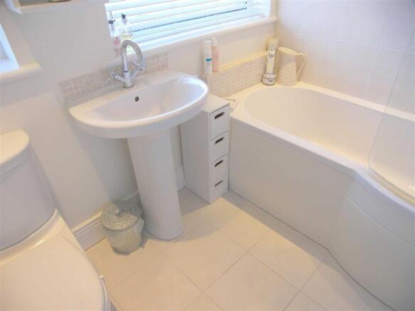 BATHROOM / WC