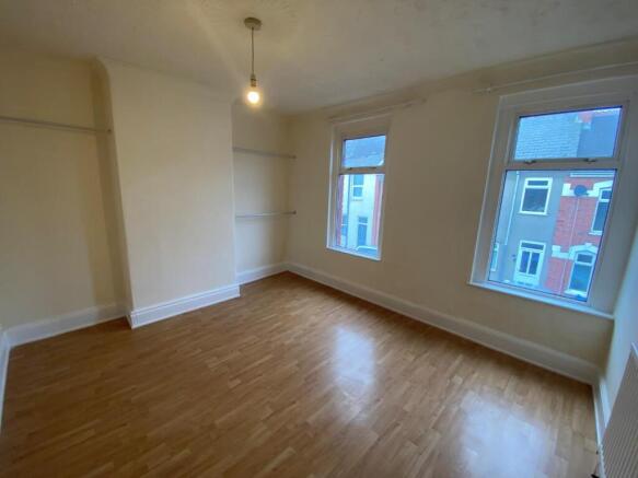 15 Bell Street - bedroom one 2.jpg