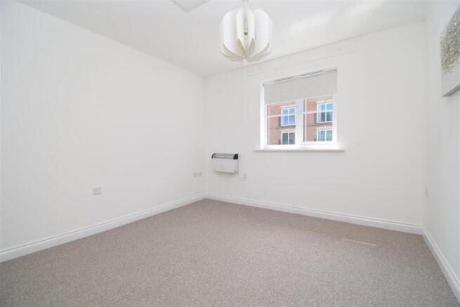 2 bed Flat to rent Image 7