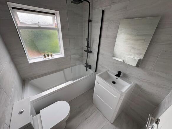 3 bed Semi-Detached to rent Image 9