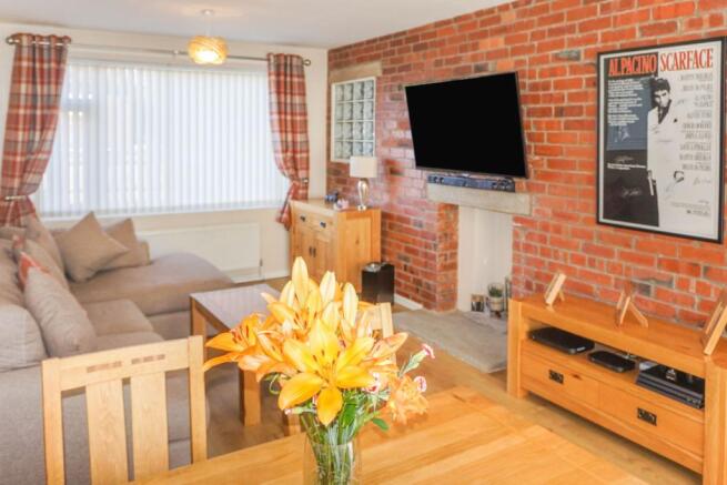 Lounge/Dining Room