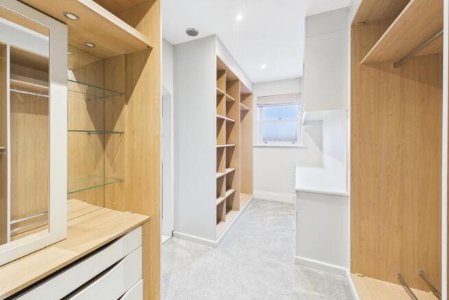 CAM03162G0-PR0404-STILL023