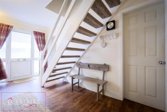 ENTRANCE HALL.jpg
