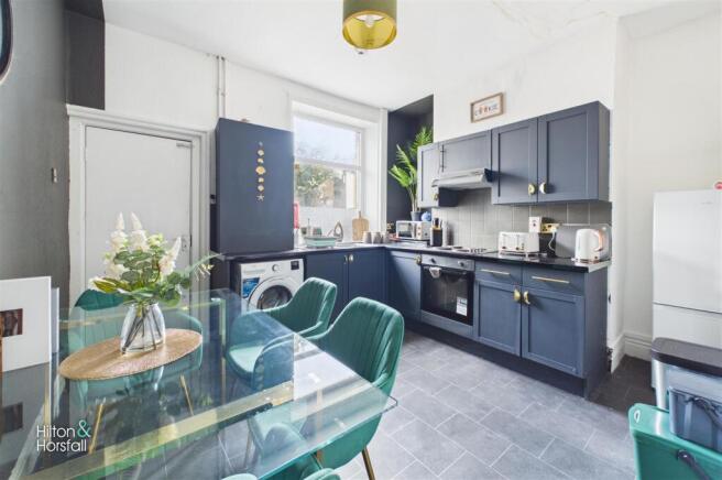 2 bed Terraced for sale Image 4