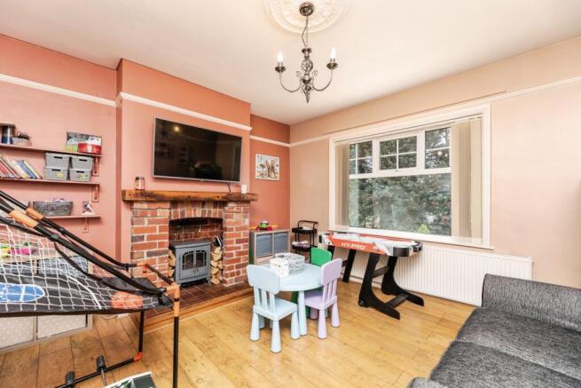 4 bed Semi-Detached for sale Image 7