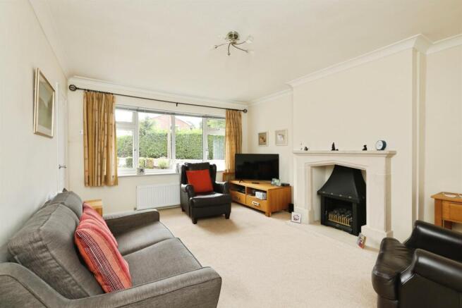 2 bed Semi-Detached Bungalow for sale Image 5