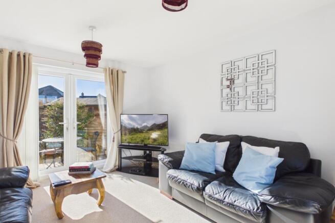 Ewemove-Spalding-2 Derwent Way Living Room