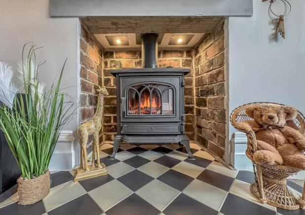 4 bed Detached for sale Image 9