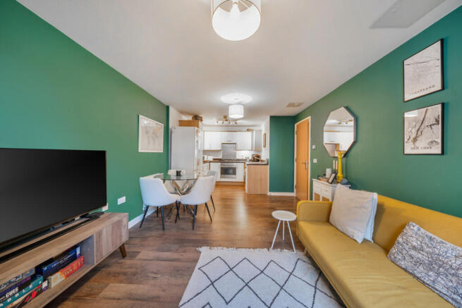 1400637-8-696769b...