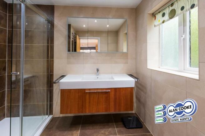 ENSUITE SHOWER ROOM