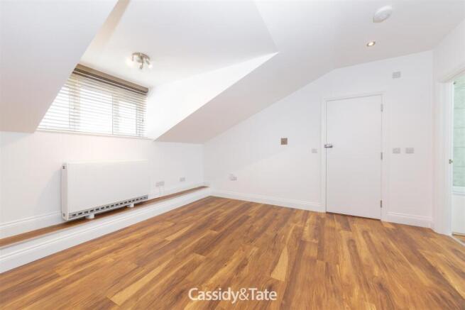 20 D'ennis Court (Righthand Side)-11.jpg