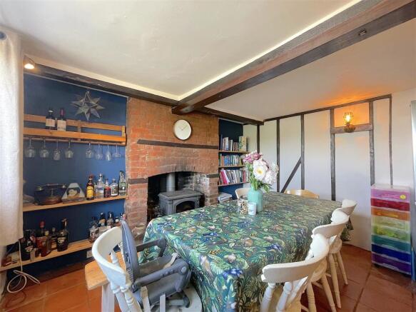 Dining Area (3).jpeg