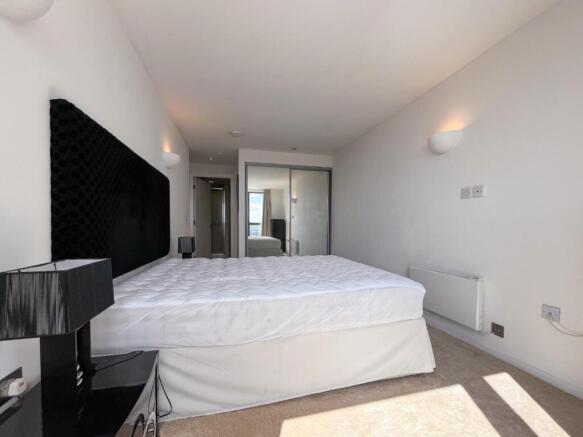 2 bed Flat to rent Image 5