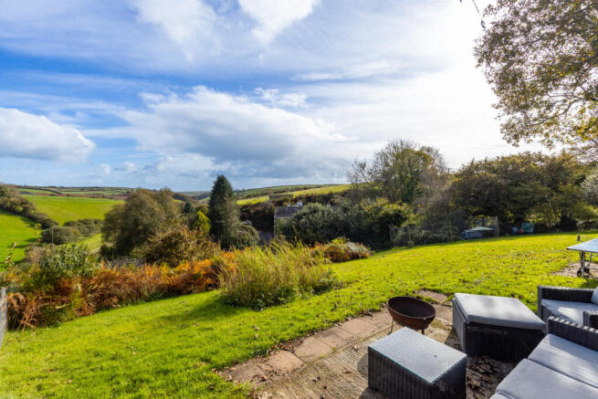 A12 - Bramble Lower Norton Barns East Allington -