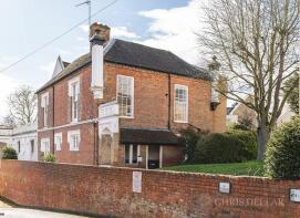 7, Thunder Court, Ware SG12 0PT