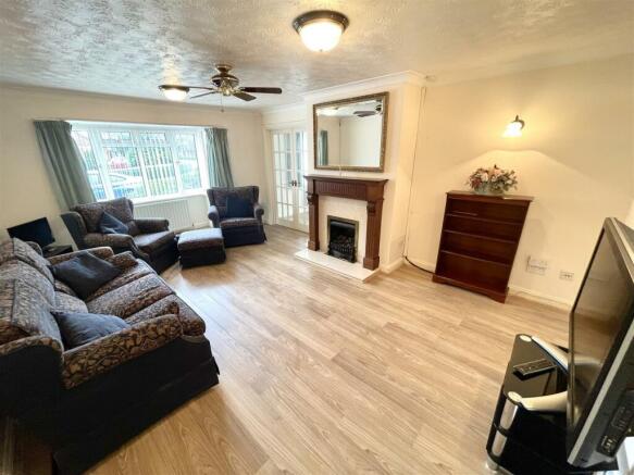 LOUNGE :