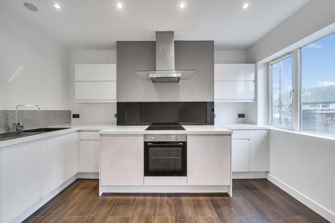 1380304-4-69132f4...