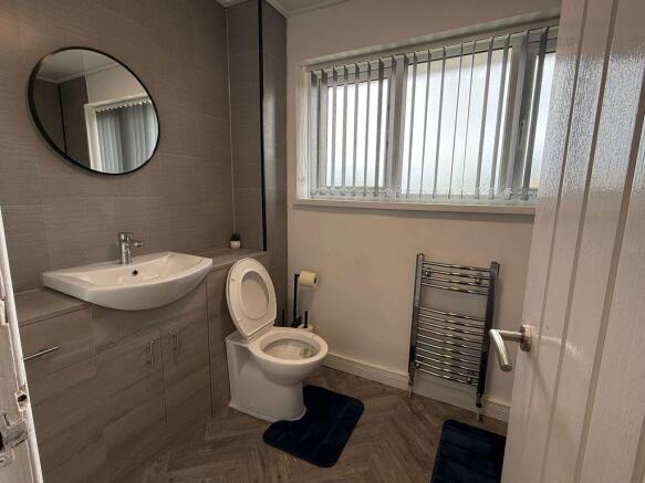 3 bed Semi-Detached to rent Image 4
