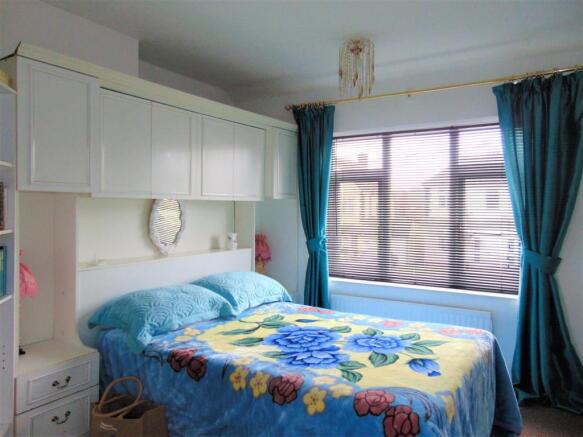 BEDROOM 1.JPG