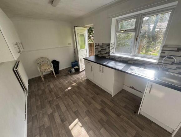 2 Eltham Close, Nottingham, NG8 6BS photo 4