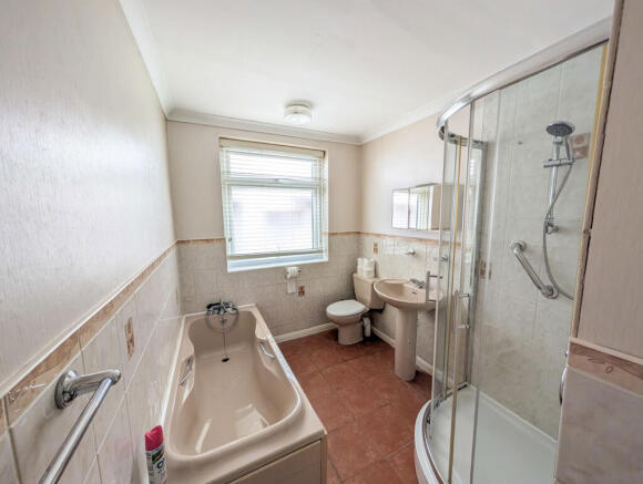 2 bed Semi-Detached Bungalow for sale Image 6