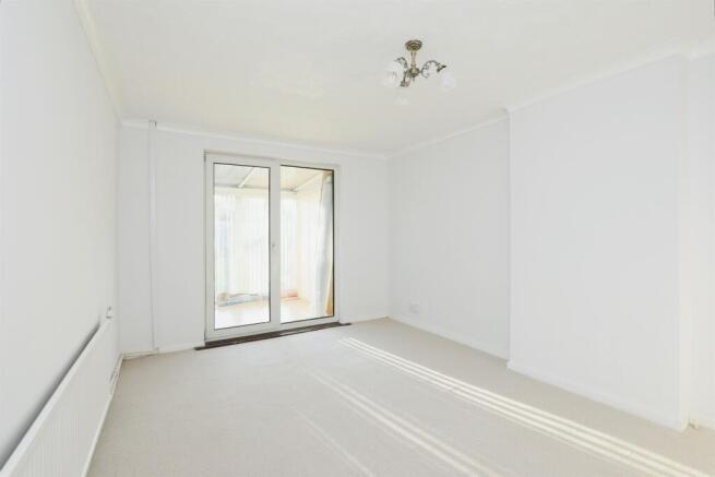 3 bed House to rent Image 5