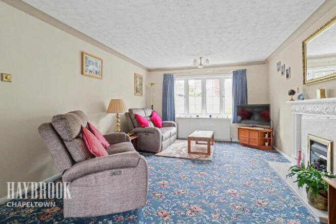 4 bed Detached for sale Image 6