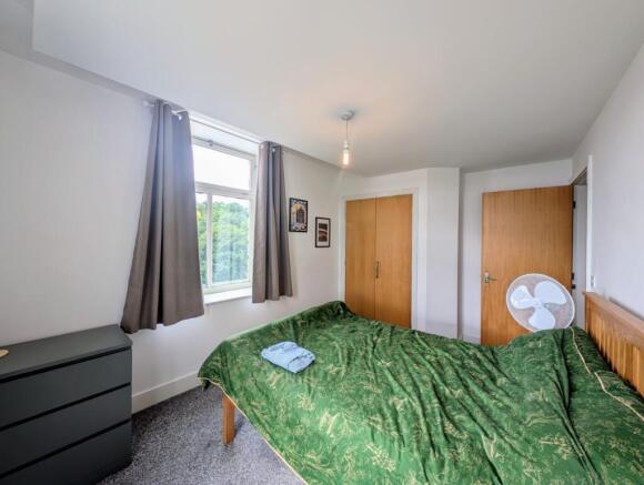 2 bed Flat for sale Image 4