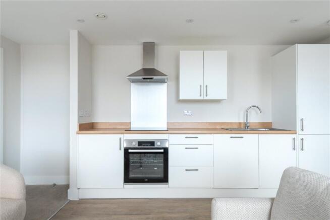 1 bed Apartment to rent Image 2