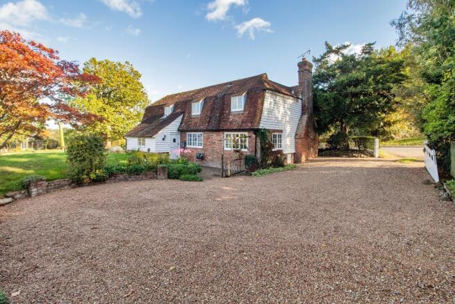 4-bed detached on Iden Green Road, Iden Green, Kent, TN17 4HA, £775,000