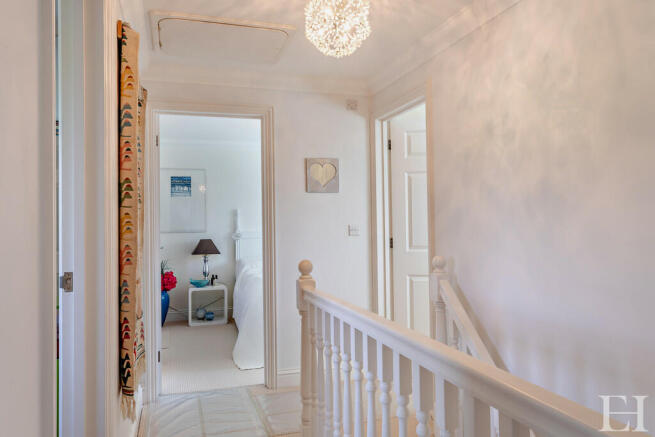 8574160-interiorW...