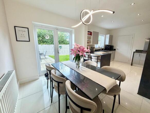 4 bed Detached for sale Image 4