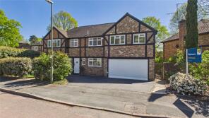 7, Hawkes Leap, Windlesham GU20 6JL