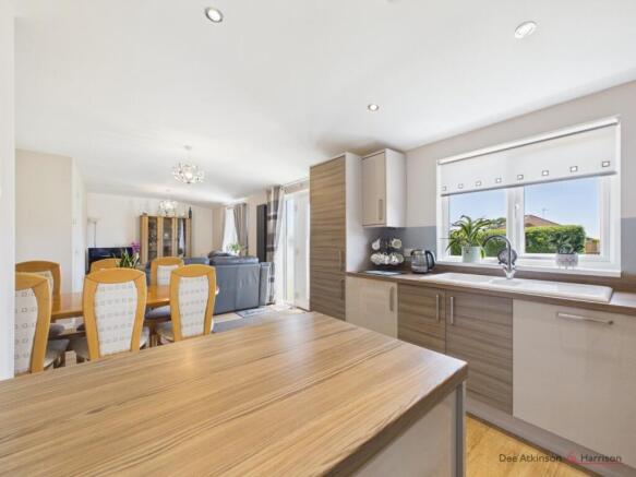2 bed Detached Bungalow for sale Image 9