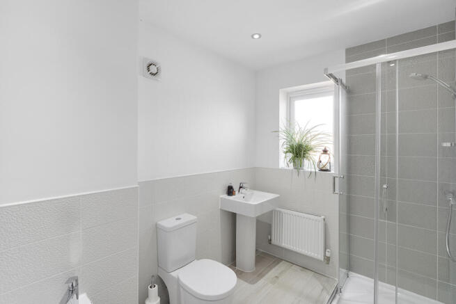 4 bed Detached for sale Image 11