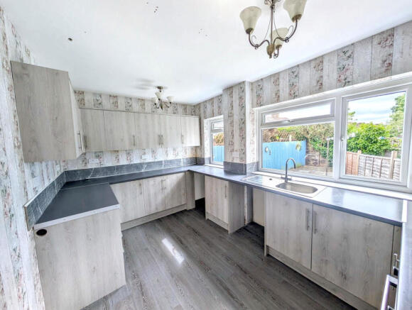 2 bed Semi-Detached for sale Image 5