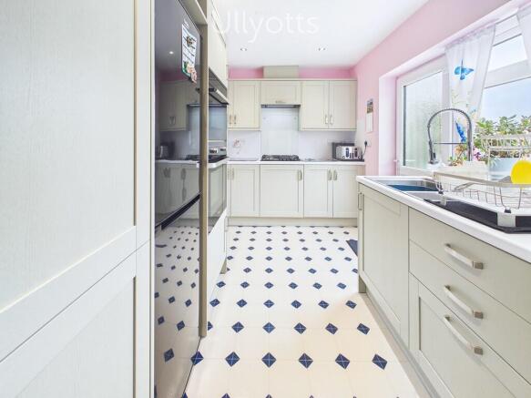 2 bed Semi-Detached Bungalow for sale Image 5