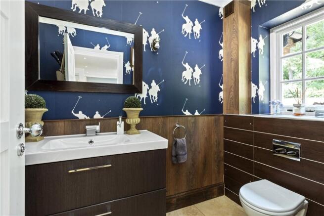 Polo Cloakroom