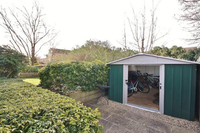 Communal Garde...