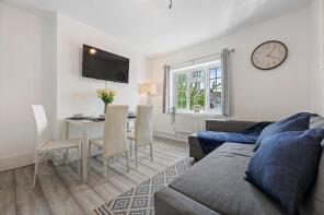 9, Rosebank Gardens, York Road, London W3 6TW